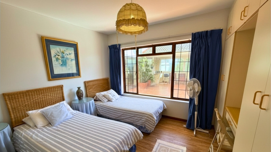 5 Bedroom Property for Sale in Kenton On Sea Eastern Cape